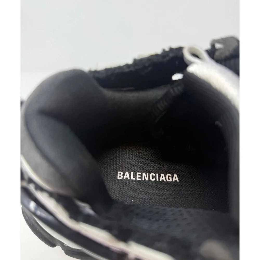 Balenciaga Runner Sneaker Black/White Size 8 US 41 EU